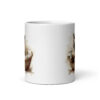 Taza de cerámica de la Serie Pinceladas Gatunas, Diseño 004, mostrando gatos en poses adorables dentro de cestas de mimbre, ideal para amantes de los felinos