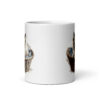 Taza de cerámica de la Serie Pinceladas Gatunas, Diseño 007, mostrando gatos en poses adorables dentro de cestas de mimbre, ideal para amantes de los felinos