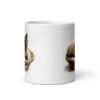 Taza de cerámica de la Serie Pinceladas Gatunas, Diseño 014, mostrando gatos en poses adorables dentro de cestas de mimbre, ideal para amantes de los felinos
