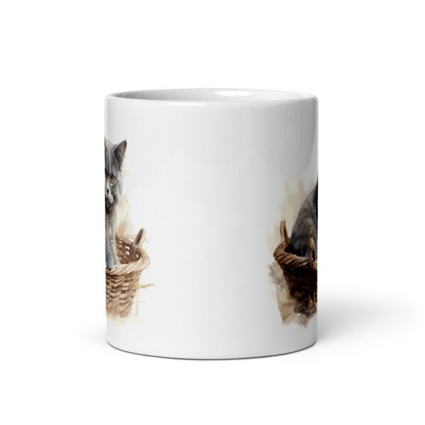 Taza de cerámica de la Serie Pinceladas Gatunas, Diseño 016, mostrando gatos en poses adorables dentro de cestas de mimbre, ideal para amantes de los felinos