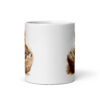Taza de cerámica de la Serie Pinceladas Gatunas, Diseño 020, mostrando gatos en poses adorables dentro de cestas de mimbre, ideal para amantes de los felinos