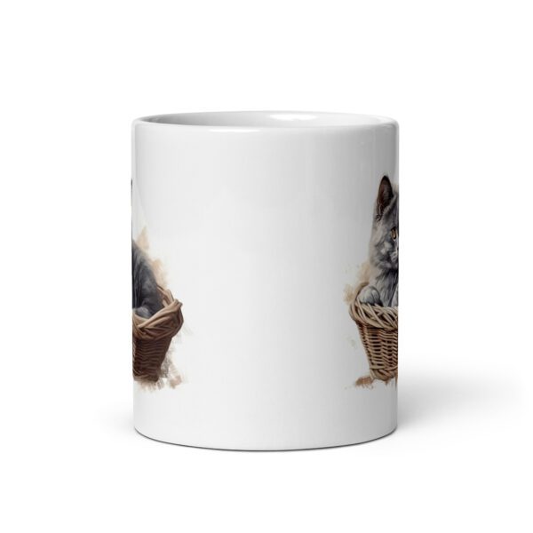 Taza de cerámica de la Serie Pinceladas Gatunas, Diseño 022, mostrando gatos en poses adorables dentro de cestas de mimbre, ideal para amantes de los felinos