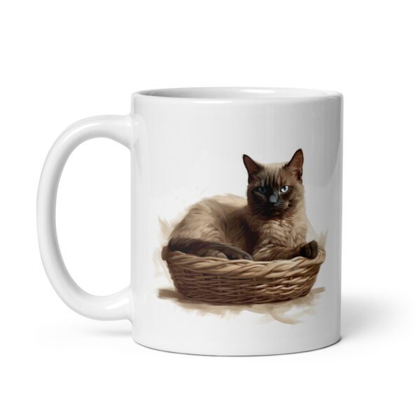 Taza de cerámica de la Serie Pinceladas Gatunas, Diseño 013, mostrando gatos en poses adorables dentro de cestas de mimbre, ideal para amantes de los felinos
