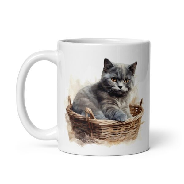 Taza de cerámica de la Serie Pinceladas Gatunas, Diseño 016, mostrando gatos en poses adorables dentro de cestas de mimbre, ideal para amantes de los felinos