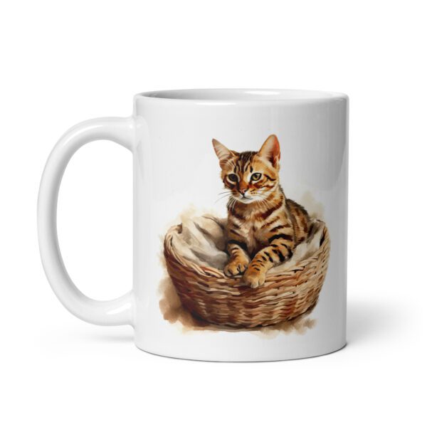 Taza de cerámica de la Serie Pinceladas Gatunas, Diseño 020, mostrando gatos en poses adorables dentro de cestas de mimbre, ideal para amantes de los felinos