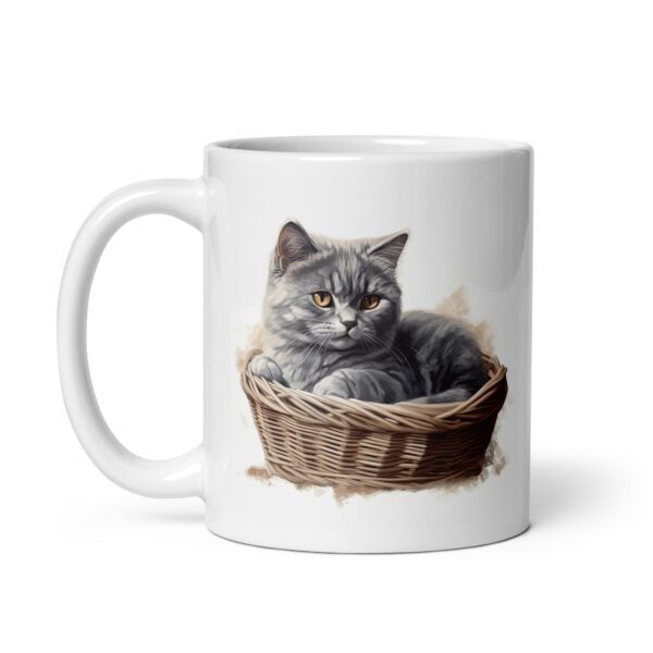 Taza de cerámica de la Serie Pinceladas Gatunas, Diseño 022, mostrando gatos en poses adorables dentro de cestas de mimbre, ideal para amantes de los felinos