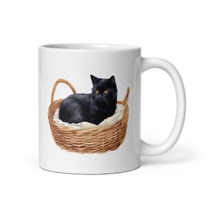 Taza de cerámica de la Serie Pinceladas Gatunas, Diseño 018, mostrando gatos en poses adorables dentro de cestas de mimbre, ideal para amantes de los felinos