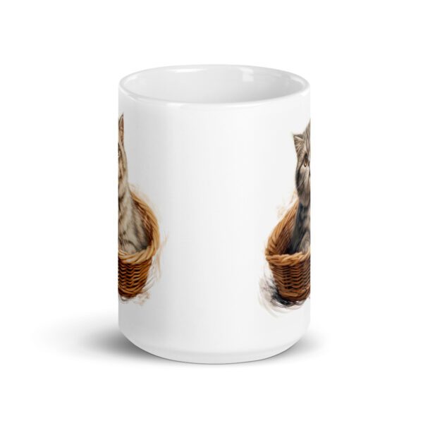 Taza de cerámica de la Serie Pinceladas Gatunas, Diseño 006, mostrando gatos en poses adorables dentro de cestas de mimbre, ideal para amantes de los felinos