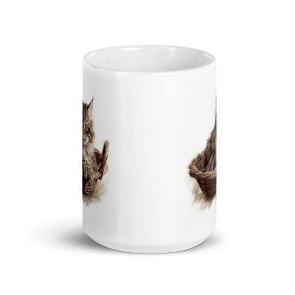 Taza de cerámica de la Serie Pinceladas Gatunas, Diseño 011, mostrando gatos en poses adorables dentro de cestas de mimbre, ideal para amantes de los felinos