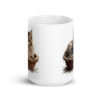 Taza de cerámica de la Serie Pinceladas Gatunas, Diseño 012, mostrando gatos en poses adorables dentro de cestas de mimbre, ideal para amantes de los felinos