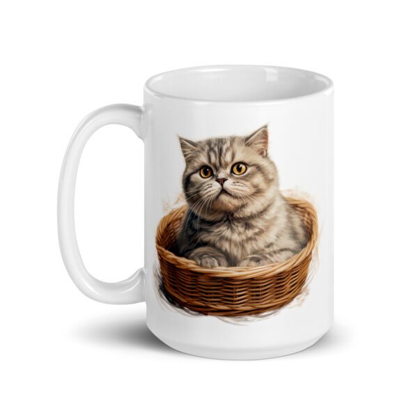Taza de cerámica de la Serie Pinceladas Gatunas, Diseño 006, mostrando gatos en poses adorables dentro de cestas de mimbre, ideal para amantes de los felinos