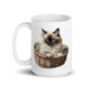 Taza de cerámica de la Serie Pinceladas Gatunas, Diseño 008, mostrando gatos en poses adorables dentro de cestas de mimbre, ideal para amantes de los felinos