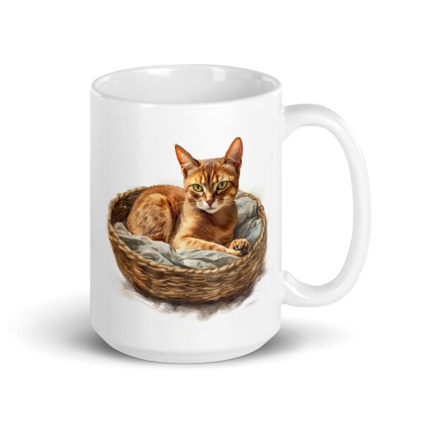Taza de cerámica de la Serie Pinceladas Gatunas, Diseño 024, mostrando gatos en poses adorables dentro de cestas de mimbre, ideal para amantes de los felinos